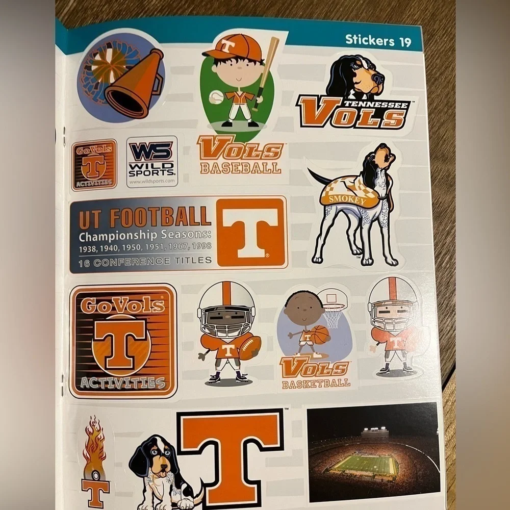 UT RARE HTF - 🏈 New University of Tennessee Go Vols Activity Book, Collectible
